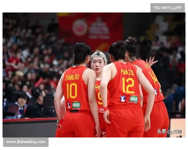 中国女篮亮相WCBA球迷互动活动 引发热烈关注与支持 中国女篮亮相WCBA球迷互动活动 引发热烈关注与支持
